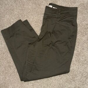 Women’s High-Rise Pleat Front Ankle Chino Pants